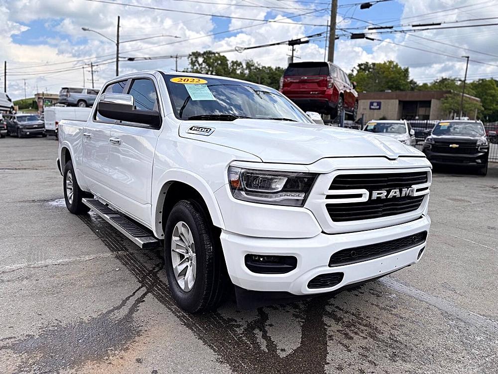 🚗 Tres Opciones para Conducir Mejor: Comparativa RAM 1500 y 3500 en Tennessee Imports