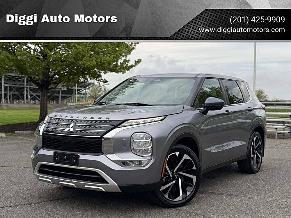 🚘 Take the Wheel of Possibility: 2022 Mitsubishi Outlander SE AWD 4dr SUV