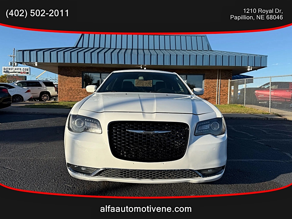 🚗 Discover the 2019 Chrysler 300 300S Sedan 4D: A Blend of Power, Comfort, and Style 🚗