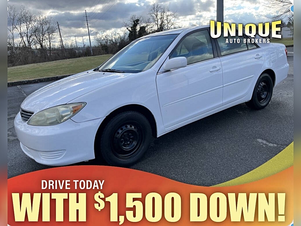 Why the 2005 Toyota Camry LE 4dr Sedan Stands Out 🌟