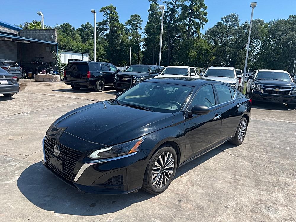 Why the 2024 NISSAN ALTIMA SV Stands Out 🌟