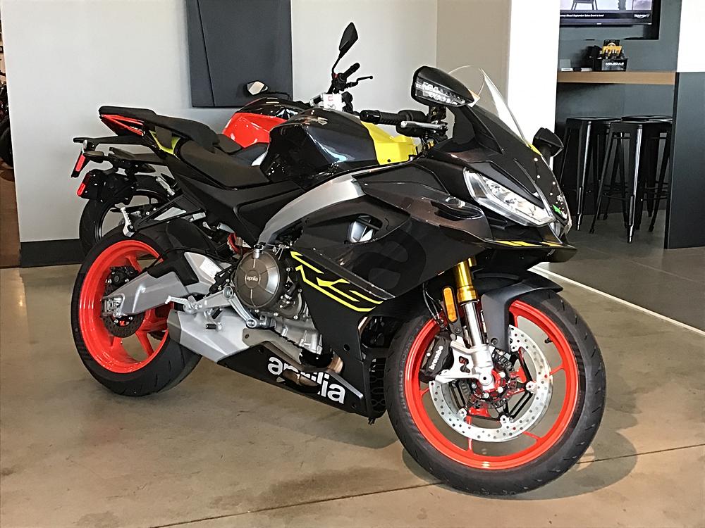 🏍️ 3 Ways to Ride Better: The Aprilia RS 660, Tuono V4 Factory 1100, and Tuareg 660 Motorcycle Showdown!