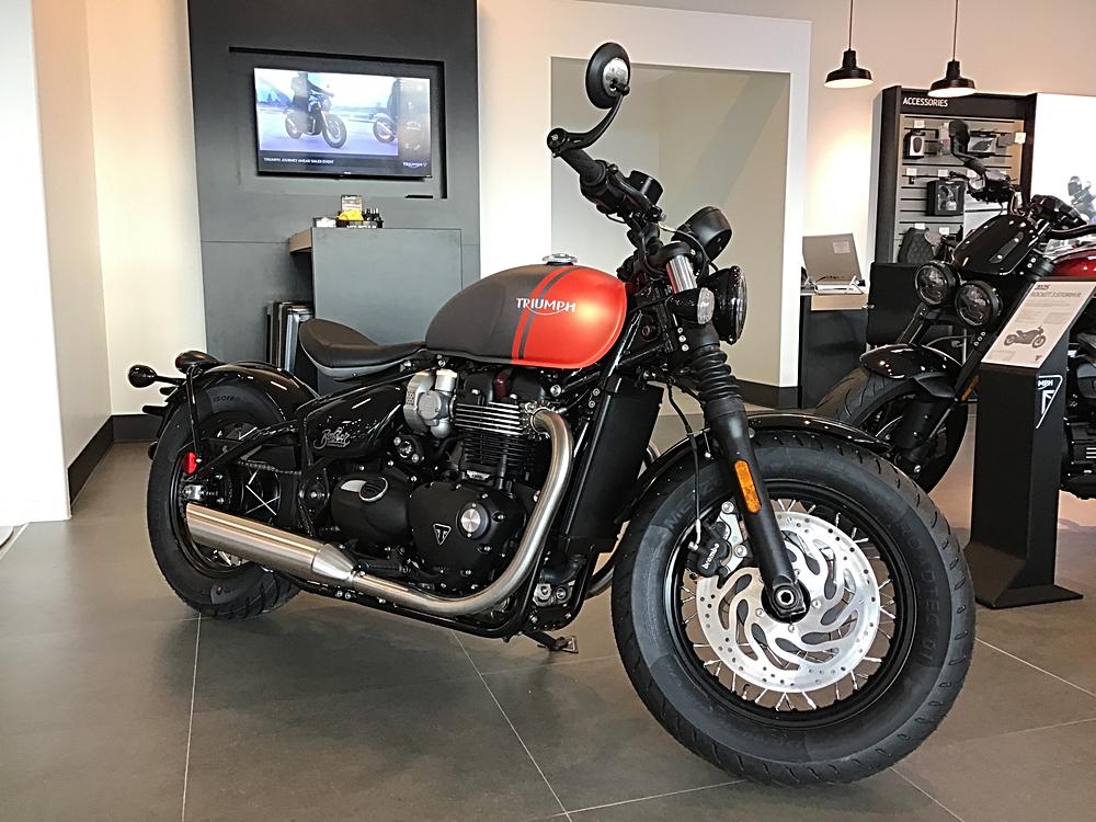 🏍️ Discover the Revolutionary 2025 Triumph Bonneville Bobber 🌟