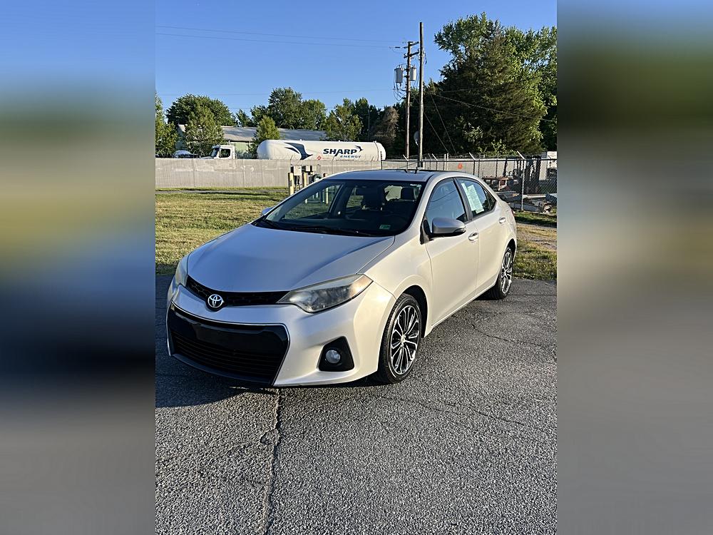 Experience the Exceptional 2015 Toyota Corolla 4dr Sdn CVT S Premium (Natl)