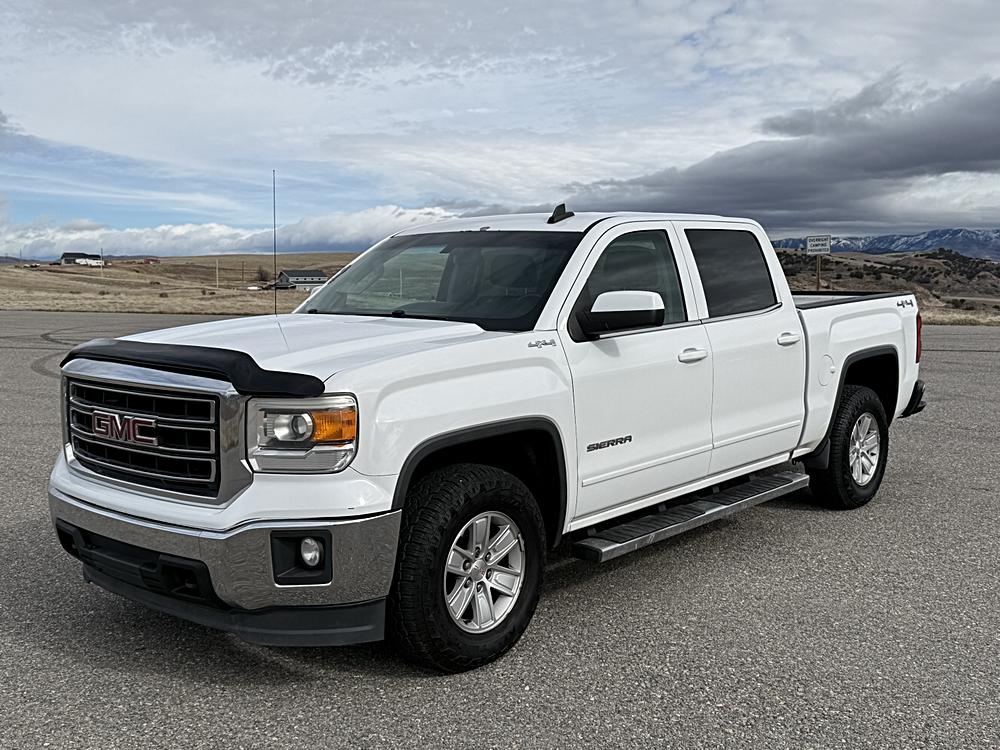 Why the 2015 GMC Sierra 1500 4WD Crew Cab 143.5″ SLE Stands Out 🌟