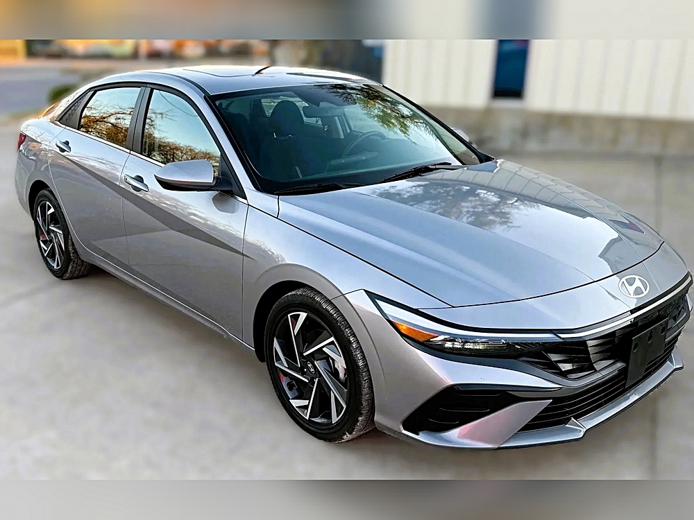 🚙 Why the 2025 Hyundai Elantra SEL Convenience Sedan 4D Stands Out 🌟