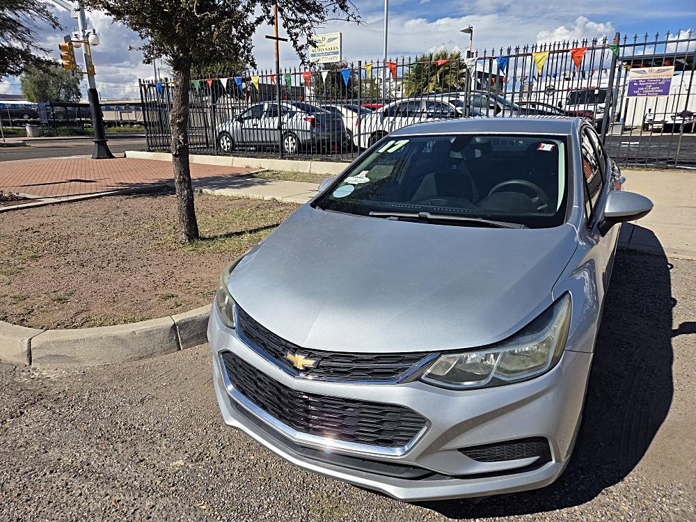 🚗 Discover the 2017 Chevrolet Cruze 4dr Sdn 1.4L LS w/1SB 🌟
