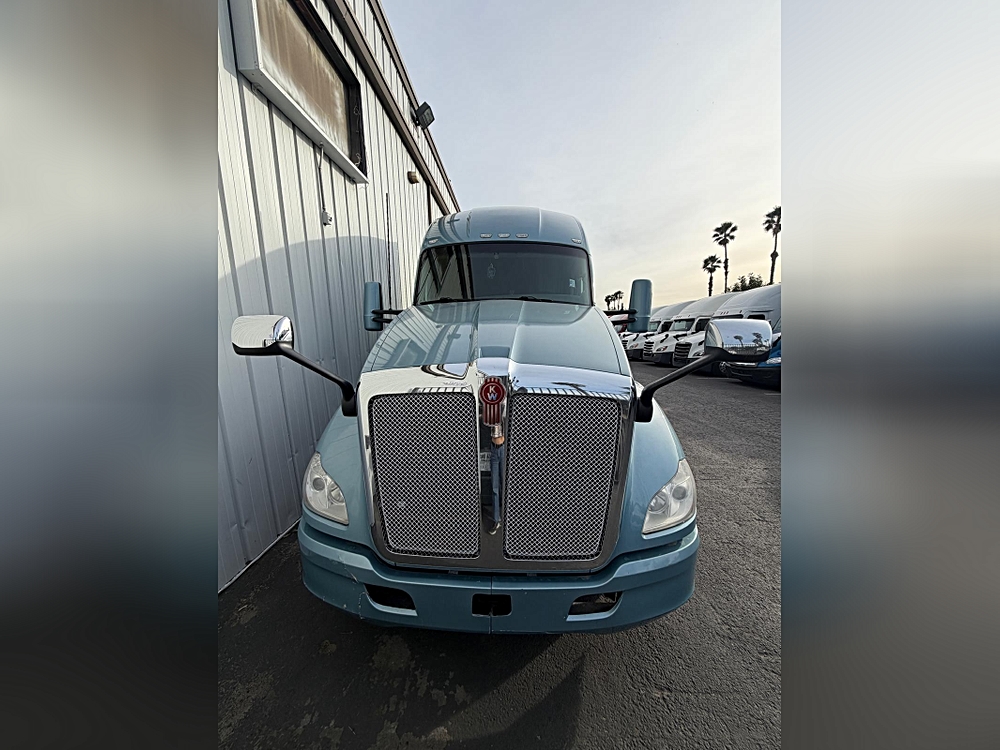 Why the 2019 Kenworth T680 Stands Out 🌟